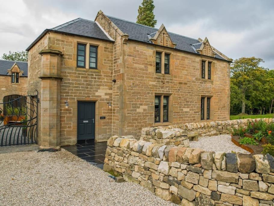 Stunning Edinburgh 1820s Stables Converted House * Ratho