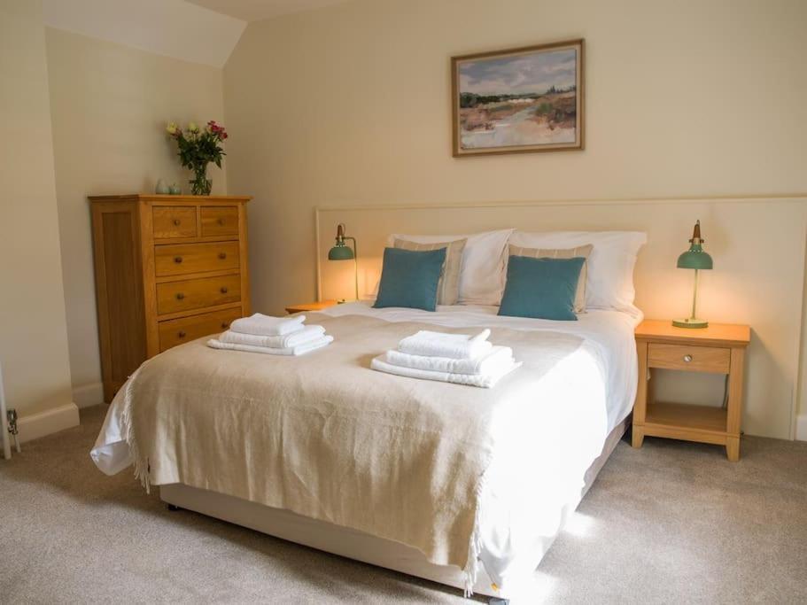 Stunning Edinburgh 1820s Stables Converted House * Ratho