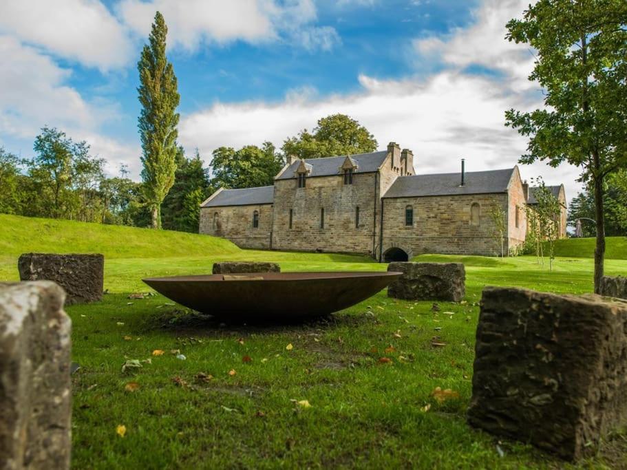 Holiday home Stunning Edinburgh 1820s Stables Converted House