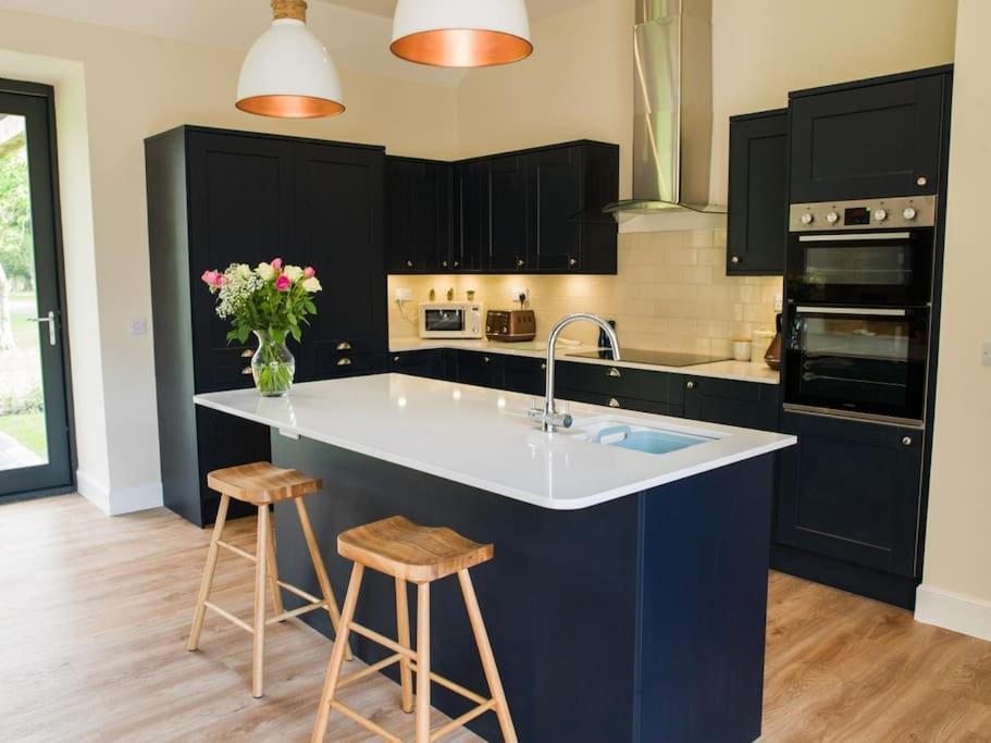 Stunning Edinburgh 1820s Stables Converted House *